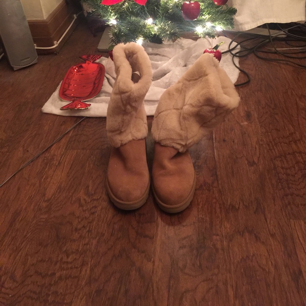 Uggs chestnut size 7